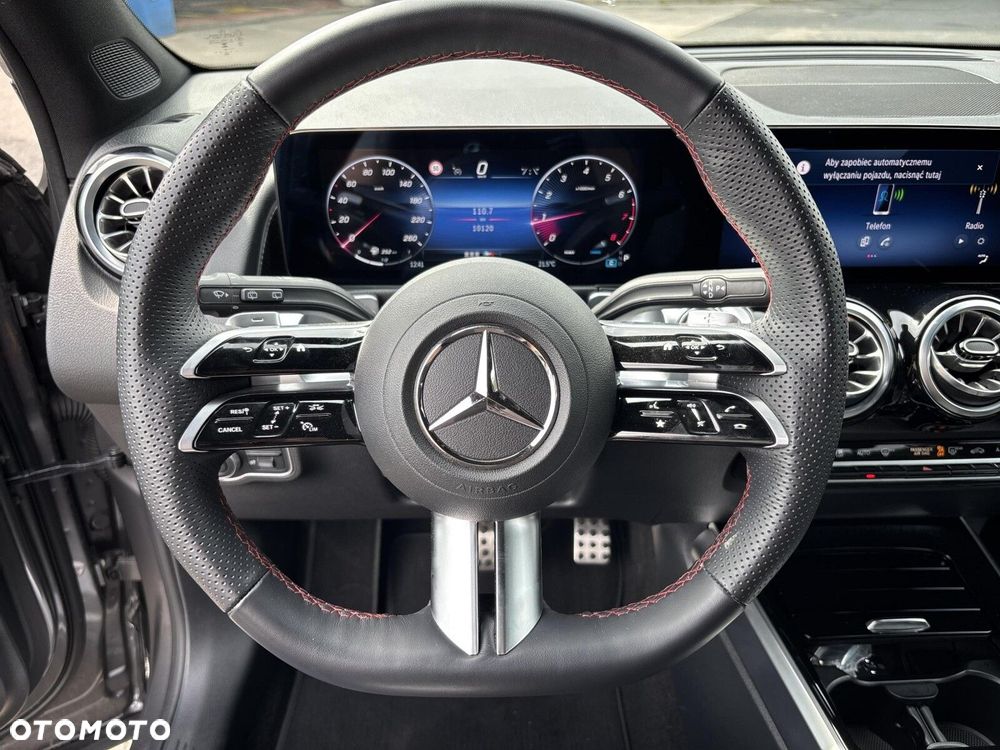 Mercedes-Benz GLB - 10