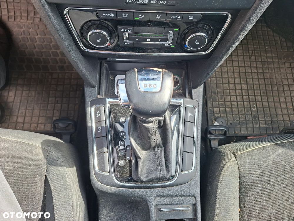 Skoda Superb 2.0 TDI DSG FAMILY - 17