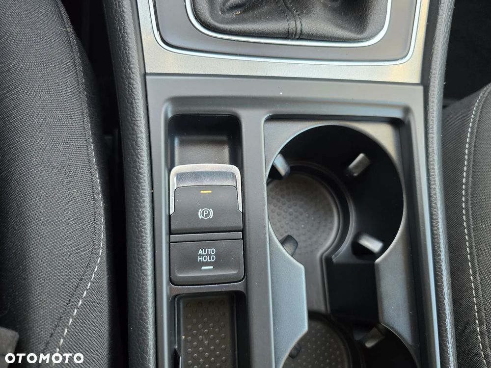 Volkswagen Golf - 28