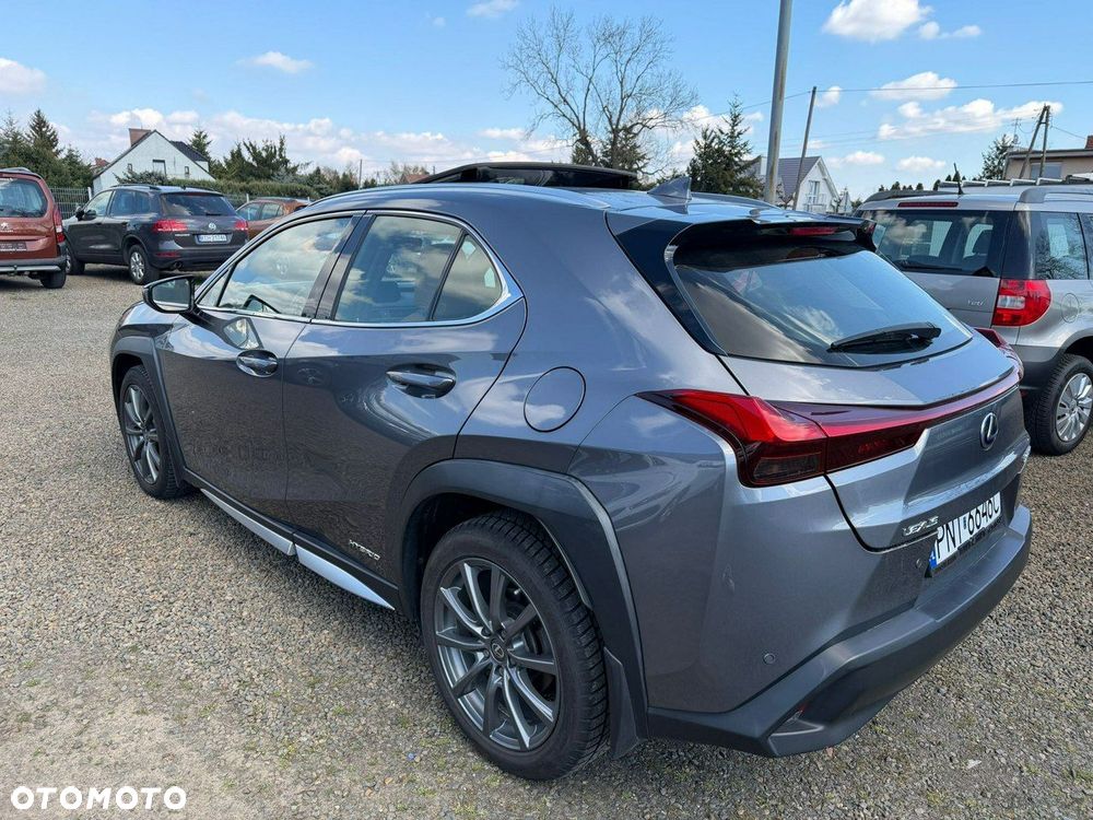 Lexus UX - 3