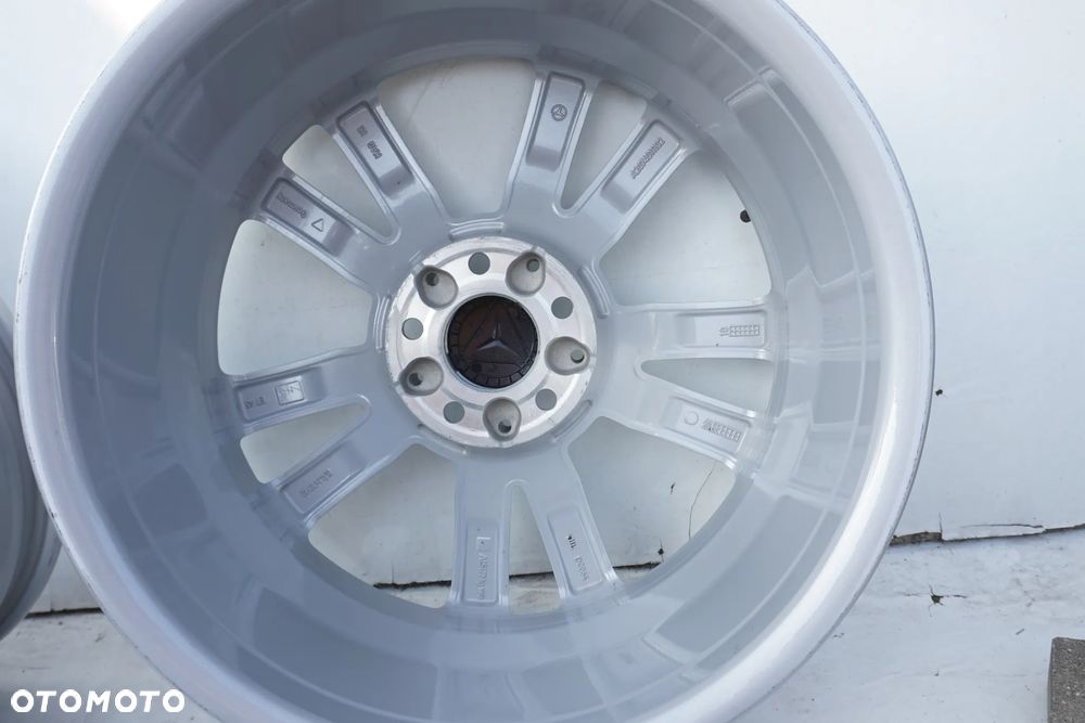 Mercedes 5x112 18 8J et45 W207 - 16