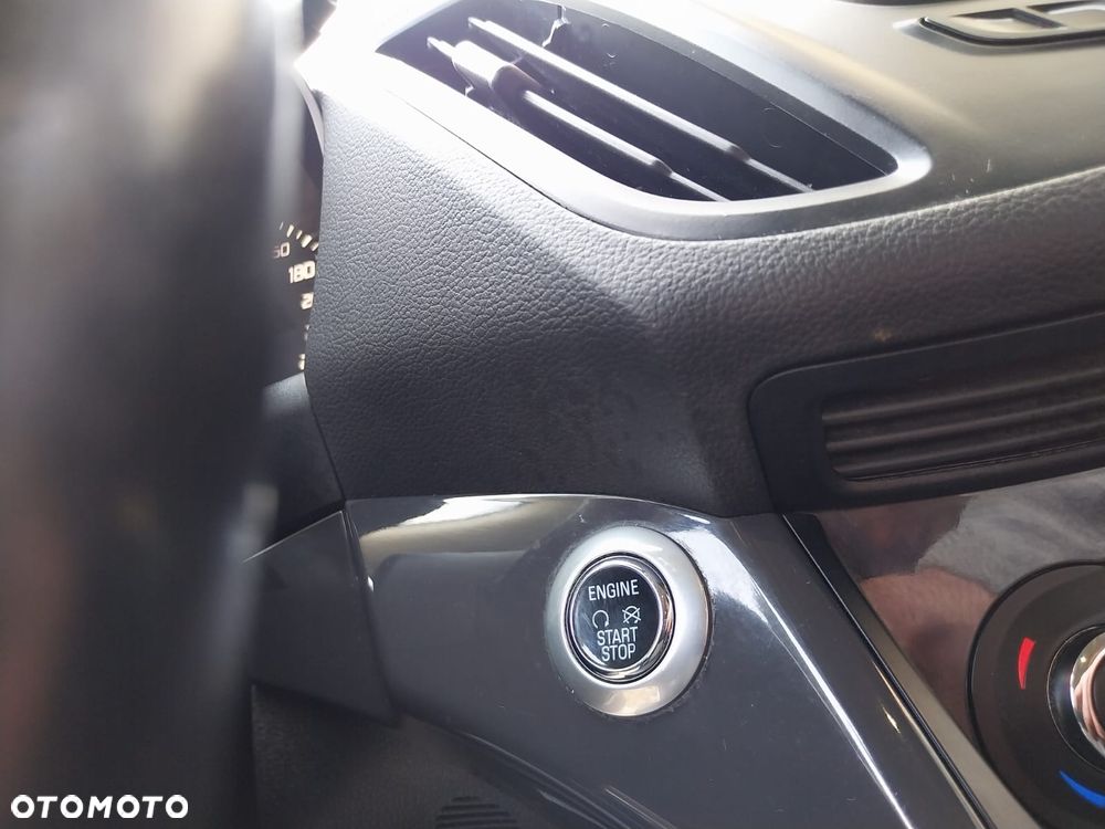 Ford Kuga - 33