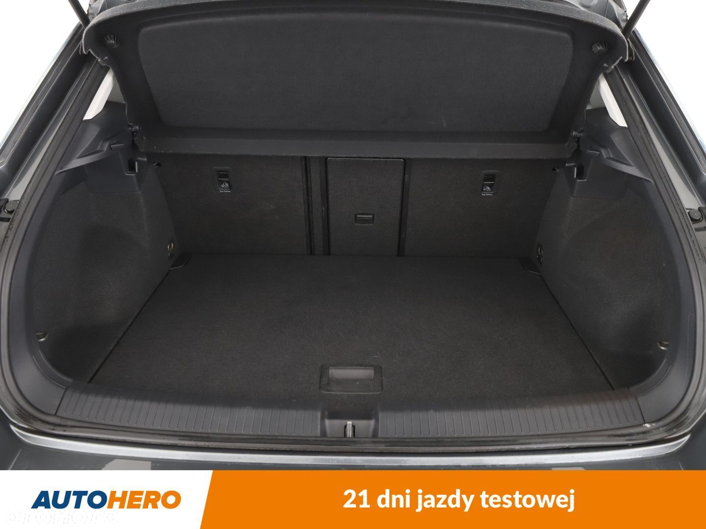 Volkswagen T-Roc - 17
