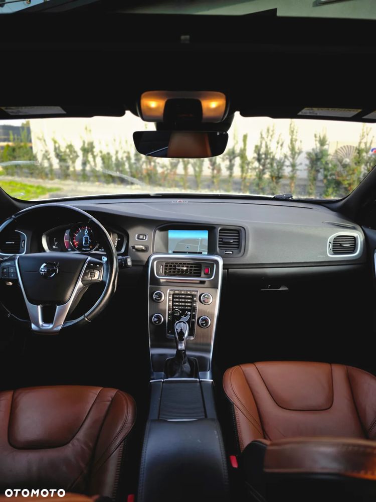 Volvo V60 T6 AWD Summum - 35