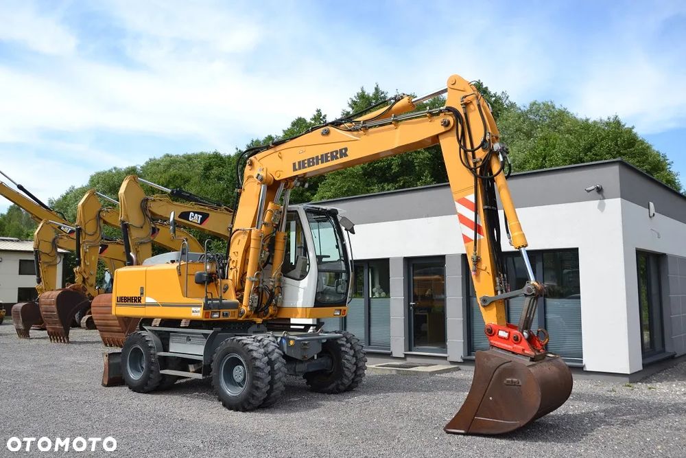 Liebherr A900 C - 14