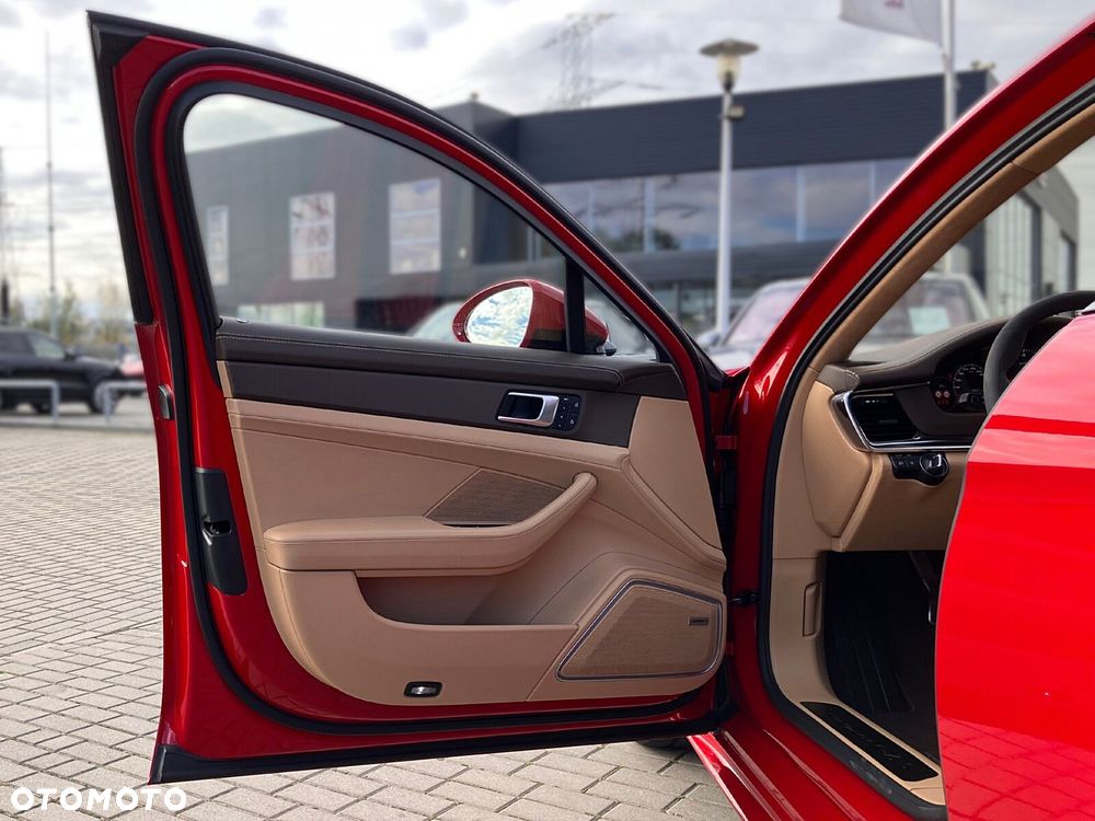 Porsche Panamera - 16