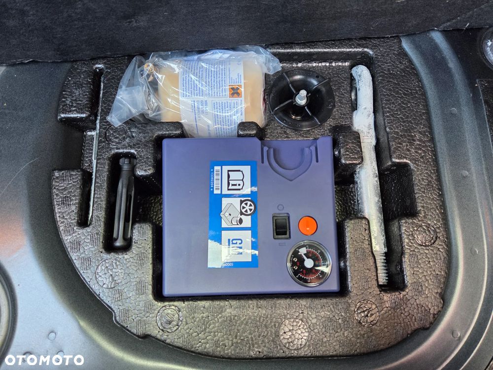 Opel Adam 1.2 Black Link - 11