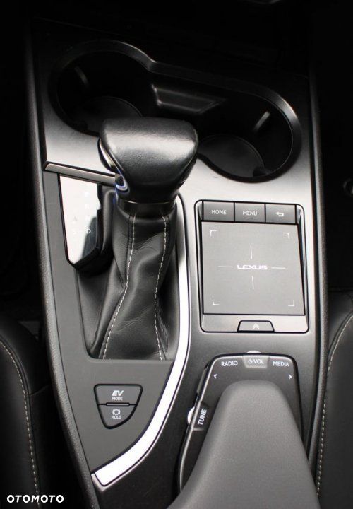 Lexus UX - 33