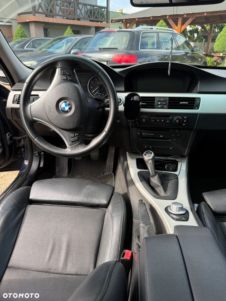 BMW Seria 3 330i - 8