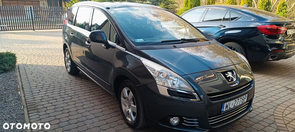 Peugeot 5008 - 8