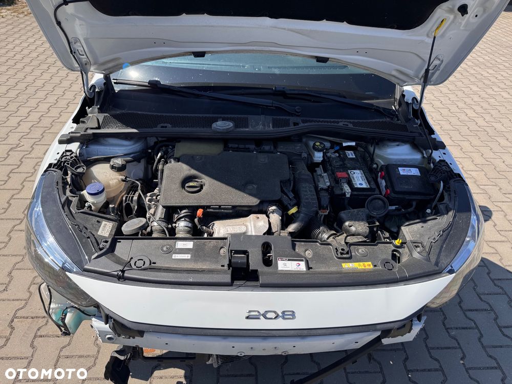 Peugeot 208 - 18