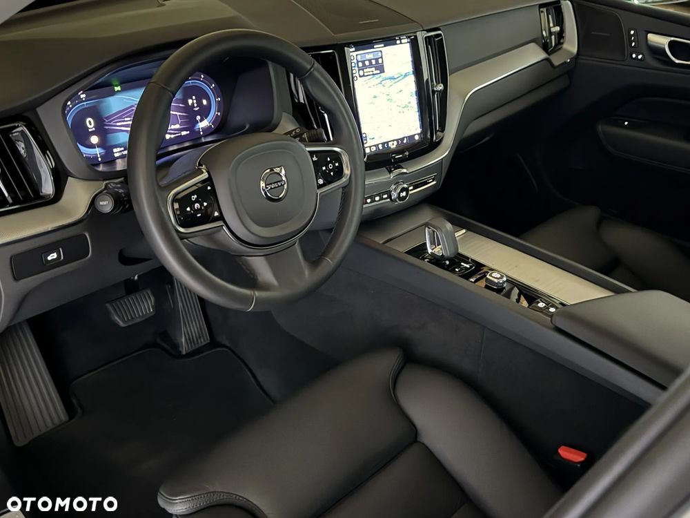 Volvo XC 60 B4 D Plus Dark - 9
