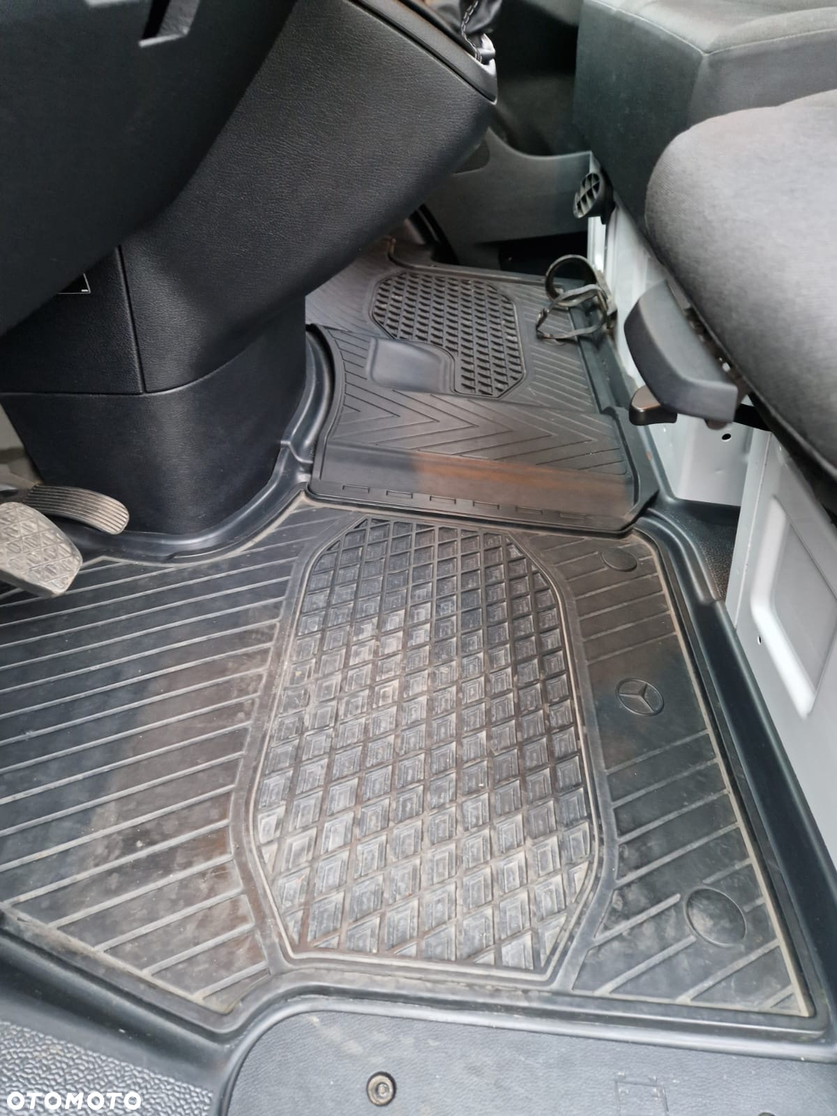 Mercedes-Benz Sprinter - 13