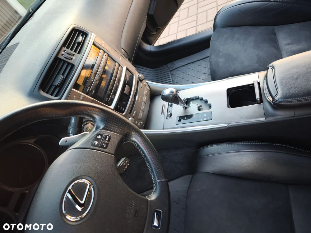 Lexus IS 250 Executive Line - 22