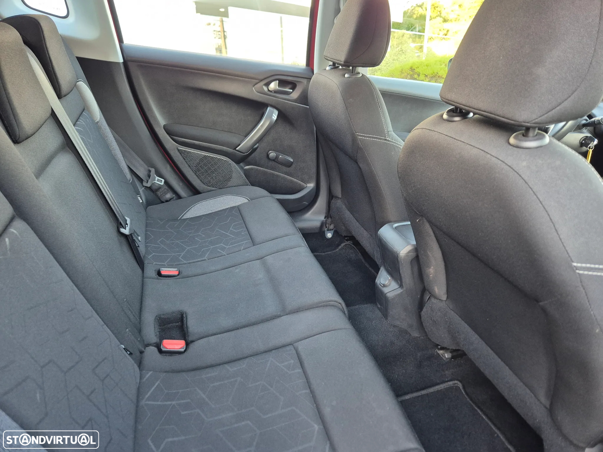 Peugeot 2008 1.5 BlueHDi Style - 10