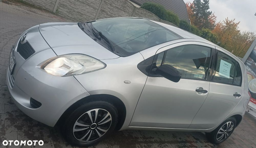 Toyota Yaris - 1
