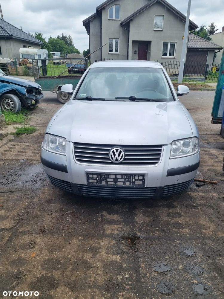 VW Passat b5 sedan lift 1.9 tdi 101km AVB lakier LA7W na części - 1