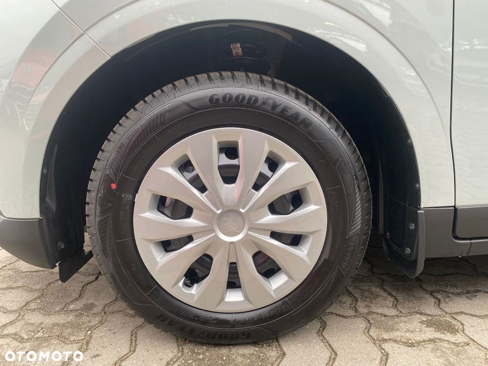 Ford Transit Courier - 16