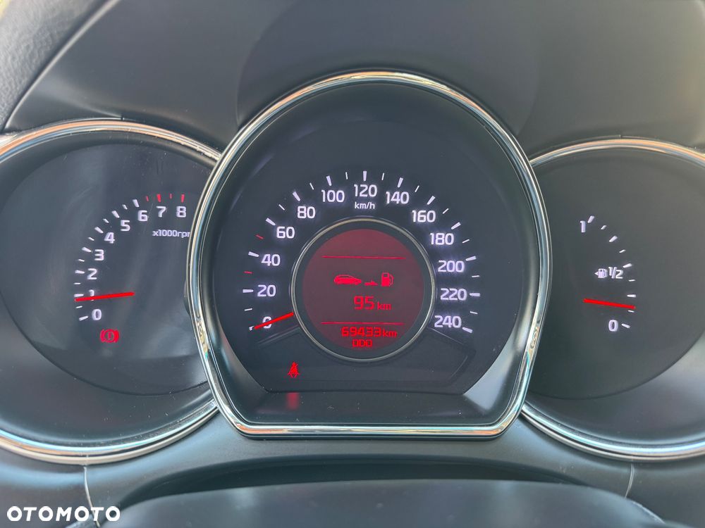 Kia Ceed 1.4 CVVT ISG Dream Team Edition - 36