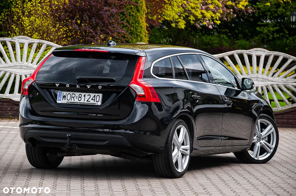 Volvo V60 D4 Geartronic Summum - 14