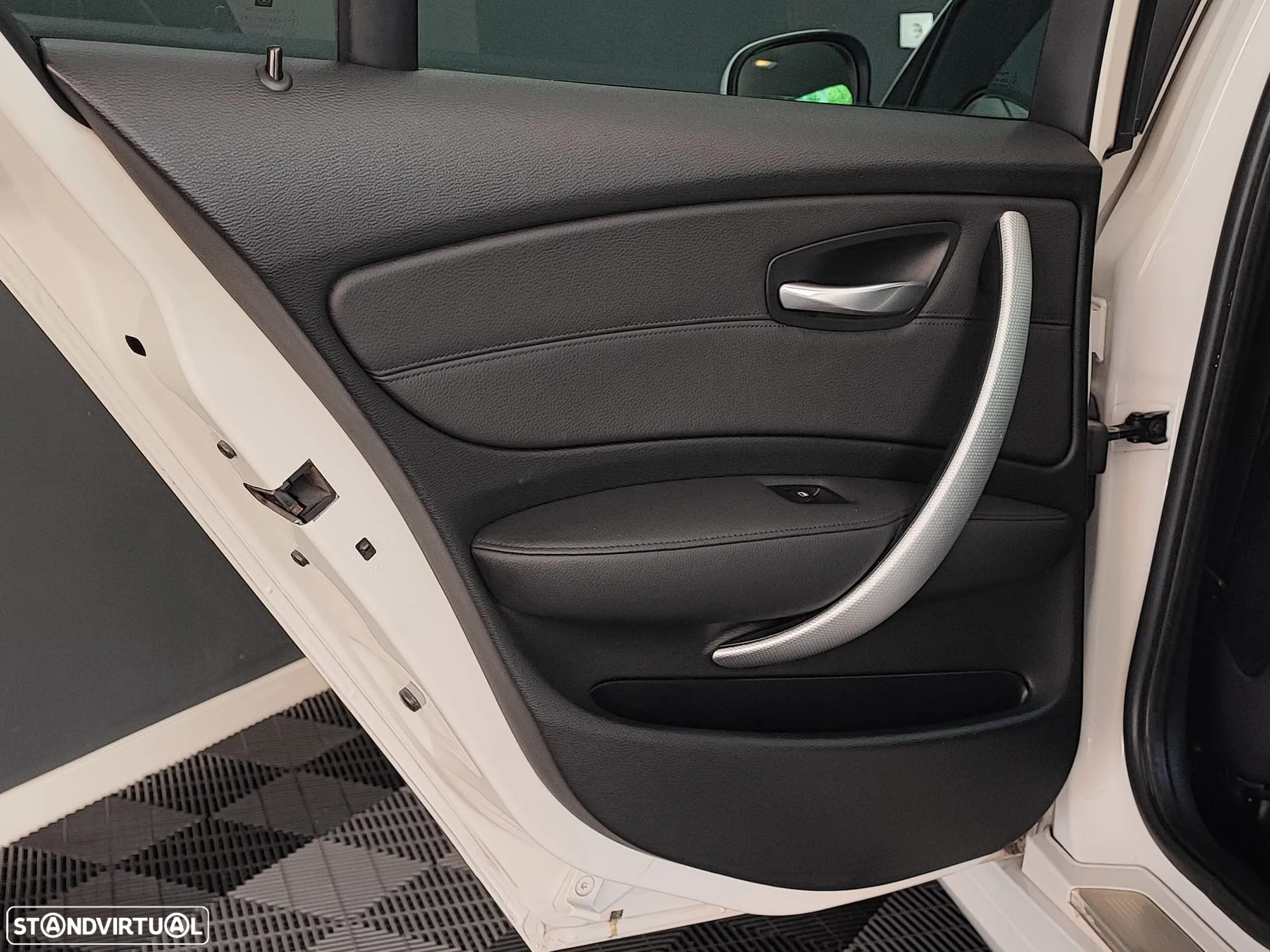 BMW 118 d Pack M - 28
