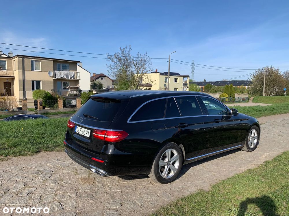 Mercedes-Benz Klasa E 220 d T 9G-TRONIC Exclusive - 3