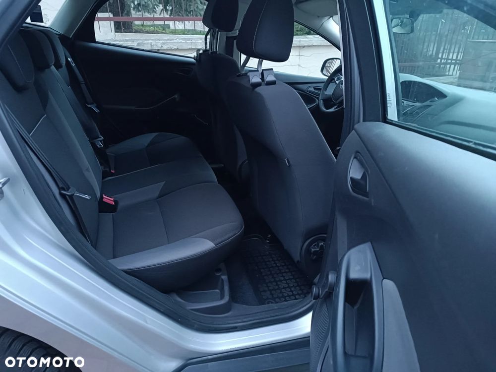 Ford Focus 1.6 Ambiente Start - 5