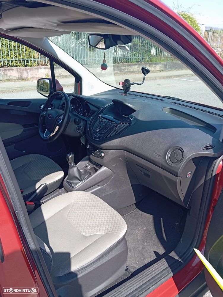 Ford Tourneo Courier 1.5 TDCi Titanium - 6