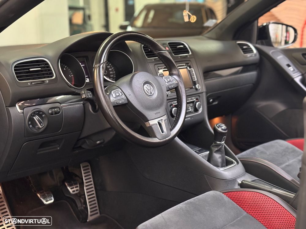 VW Golf Cabriolet 1.6 TDi Lounge - 24