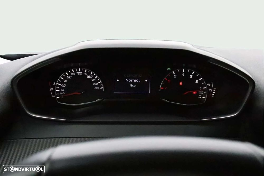 Peugeot 2008 1.5 BlueHDi Allure Pack EAT8 - 22