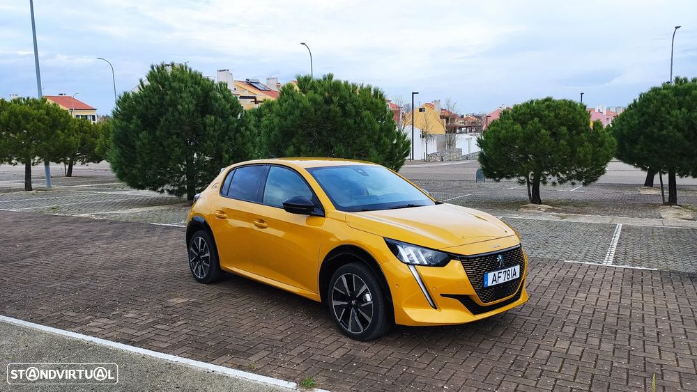 Peugeot e-208 50 kWh GT - 1