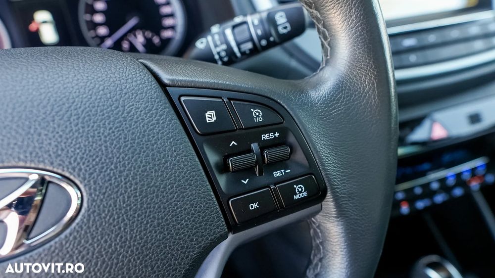 Hyundai Tucson 2.0 CRDI 4WD 6AT Luxury+ - 24