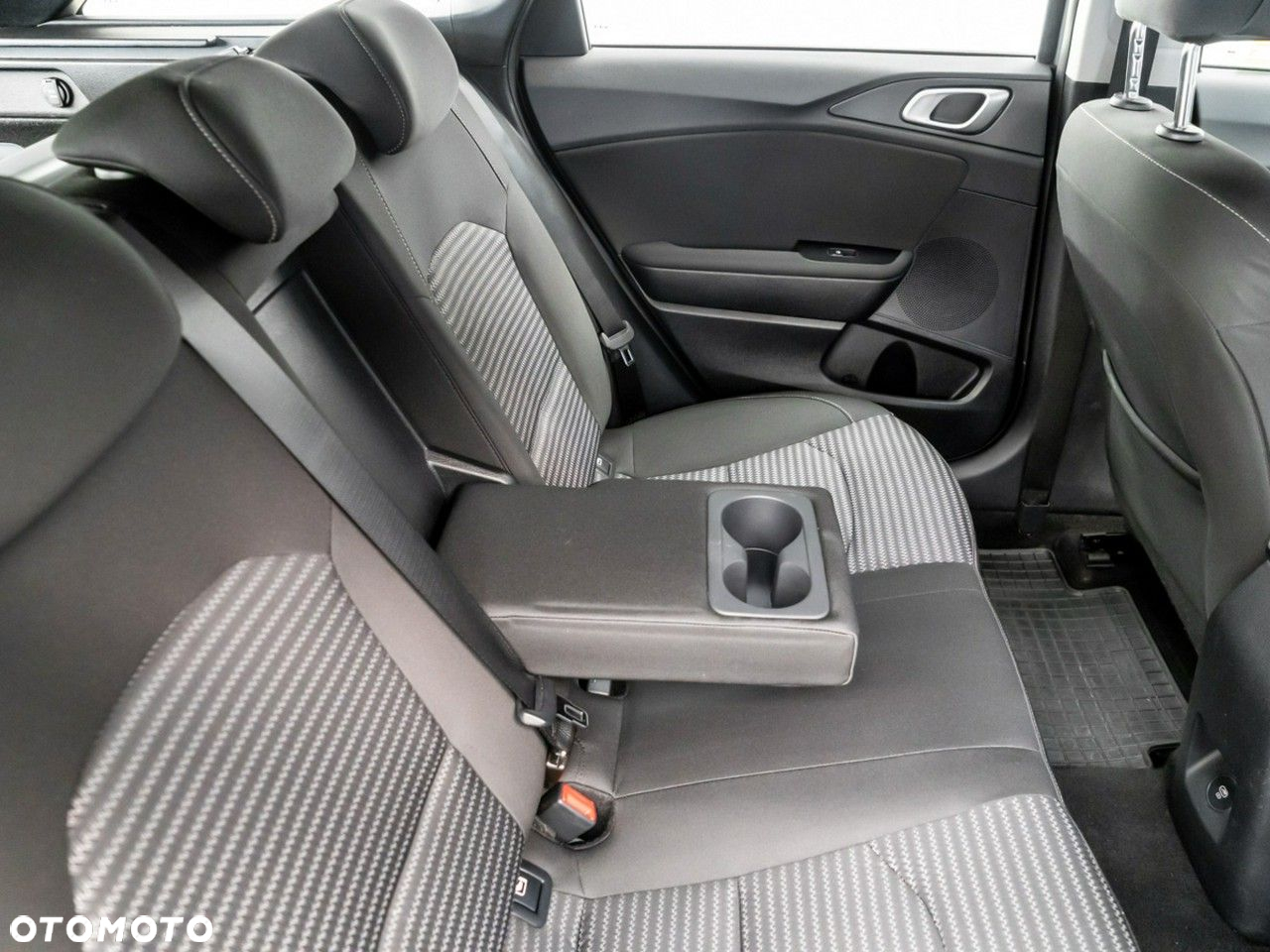 Kia Ceed 1.5 T-GDI M DCT - 23
