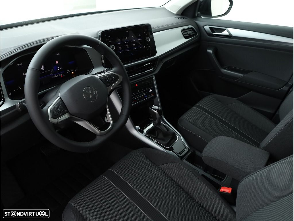 VW T-Roc 1.5 TSI Urban DSG - 23