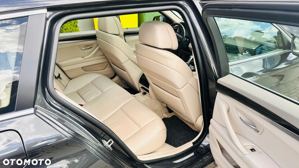 BMW Seria 5 530d xDrive - 10