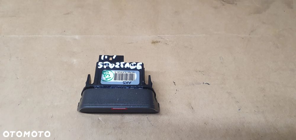 Przełącznik włącznik świateł awaryjnych Kia Sportage III 93790-3U010 - 2