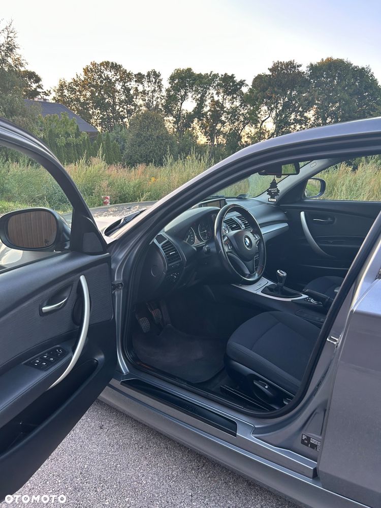 BMW Seria 1 120d - 14