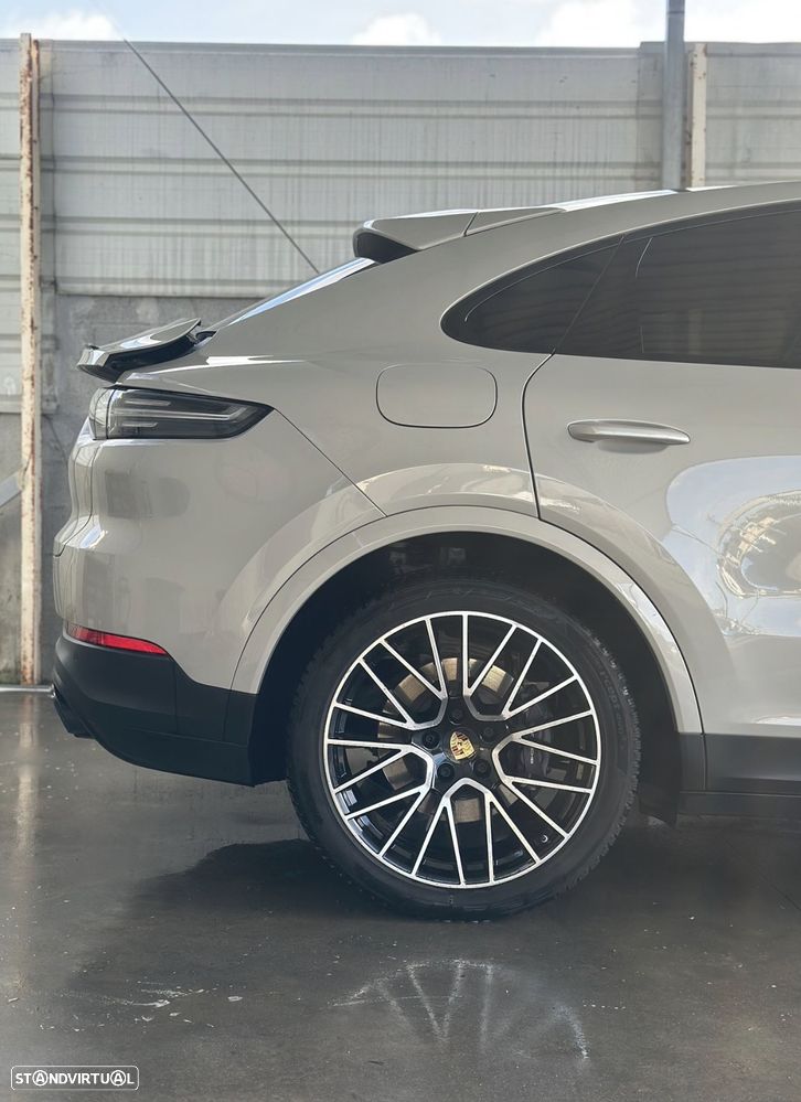 Porsche Cayenne Coupé E-Hybrid - 29