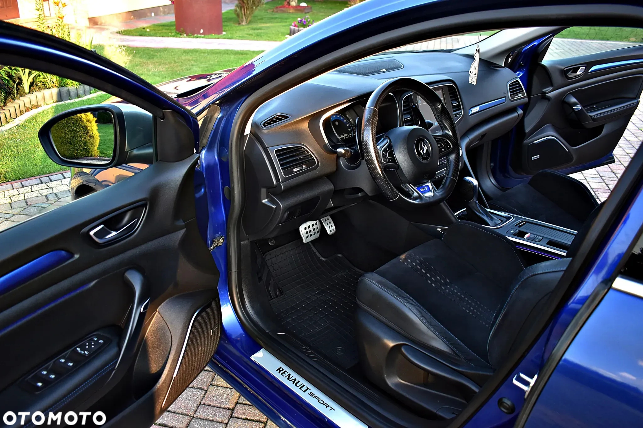 Renault Megane ENERGY TCe 205 EDC GT - 13