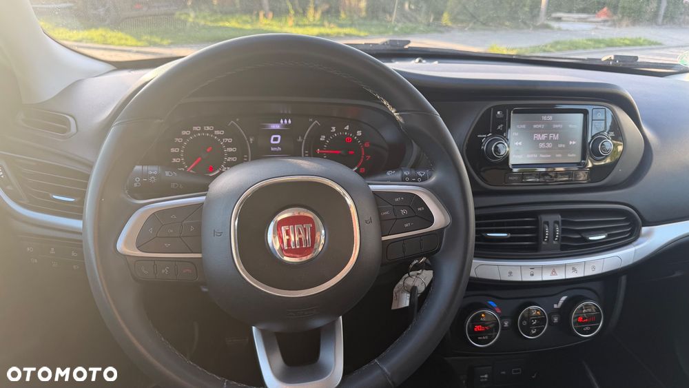Fiat Tipo 1.4 16v Lounge EU6d - 22
