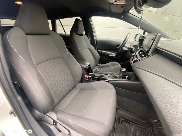 Toyota Corolla 1.8 Hybrid Comfort - 24