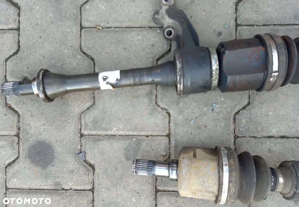 Hyundai Matrix 1.5 CRDI półoś lewa - 2