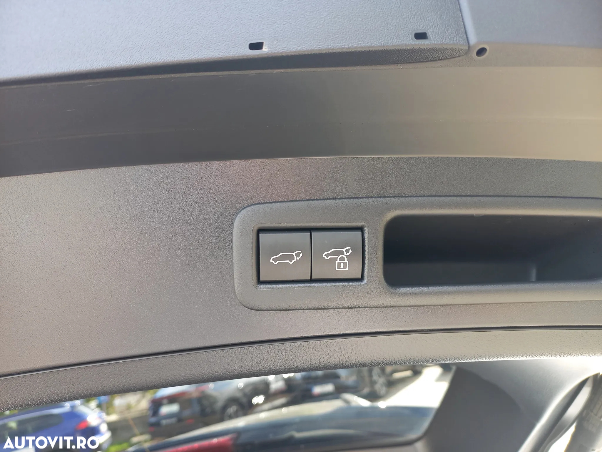 Lexus UX 250h 2.0L HEV 20H- (178 HP) 4X4 CVT F Sport - 40