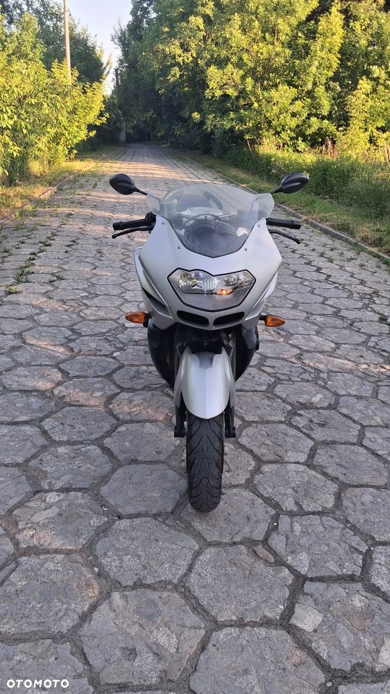 Na części Motocykl BMW K 1200 R Sport (0585,0595) silnik 1.2 16v 163 KM opona felga owiewka obudowa kanapa lusterko lampa Przełącznik Włącznik Sterownik Przewody Wiązka Instalacja Moduł Komputer Czujnik Listwa Pompa ABS Alternator Wtryski Rozrusznik Klimatyzacji Paliwa Wspomagania Kolektor Zawieszenie lagi Amortyzator Wydech Tłumik Zacisk hamulcowy chłodnica wentylator błotnik bak wspornik szybka owiewka ogon felga - 7