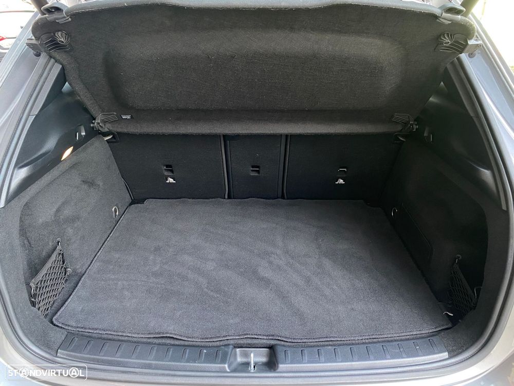 Mercedes-Benz GLA 200 Progressive - 28