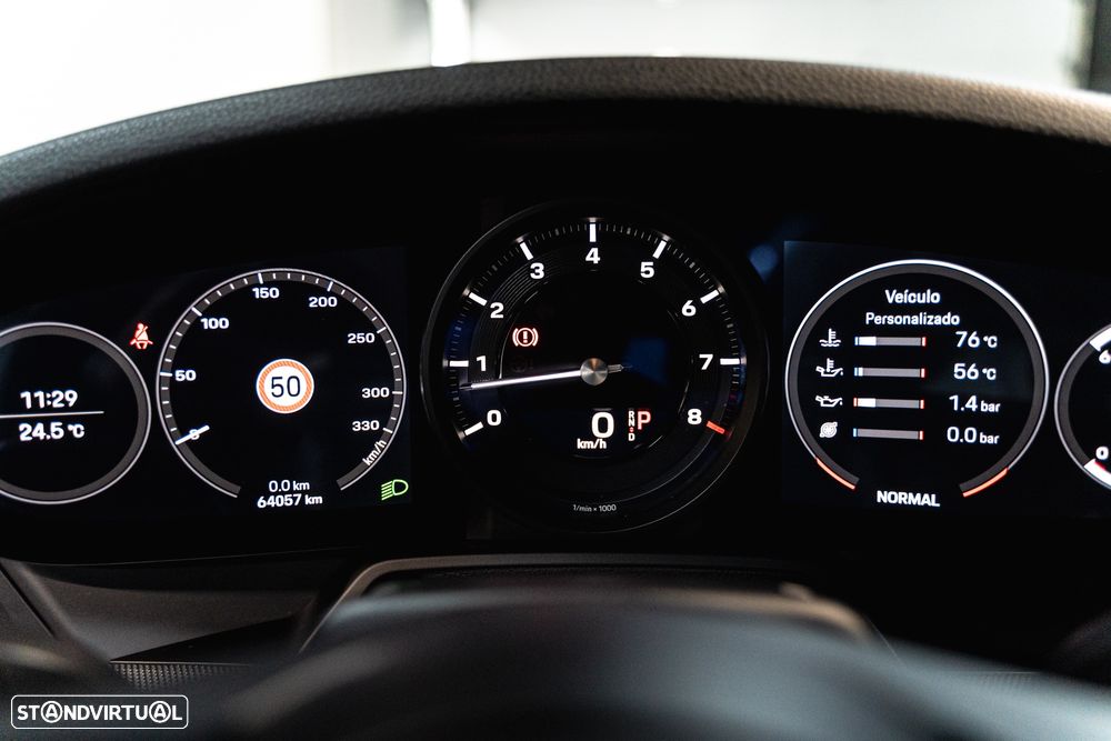 Porsche 911 (992) Carrera 4 PDK - 11