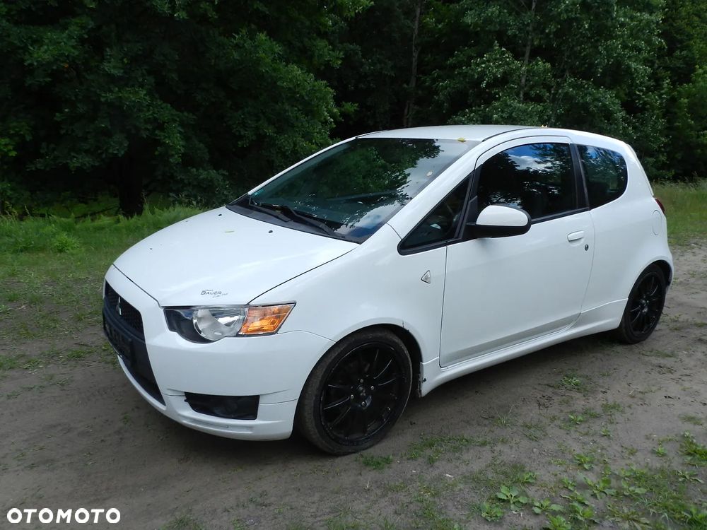 Mitsubishi Colt - 13