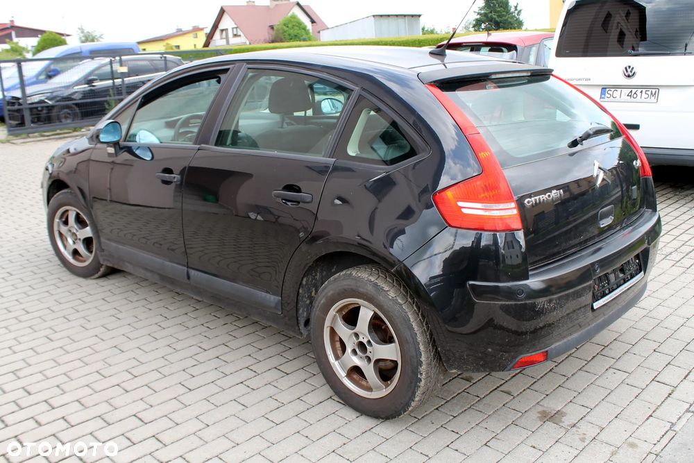 Citroën C4 1.4 16V Style - 5