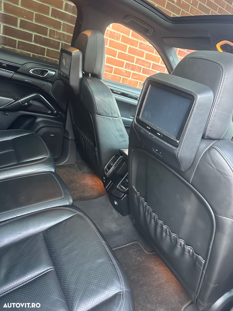 Porsche Cayenne Tiptronic S - 12