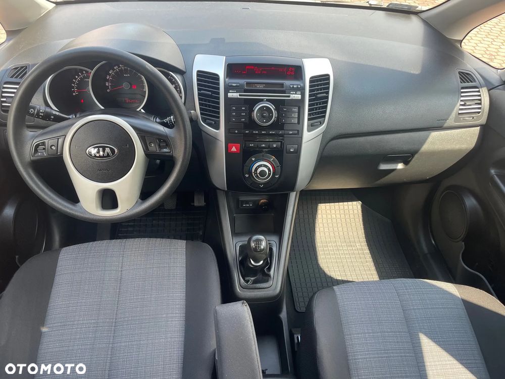 Kia Venga - 11